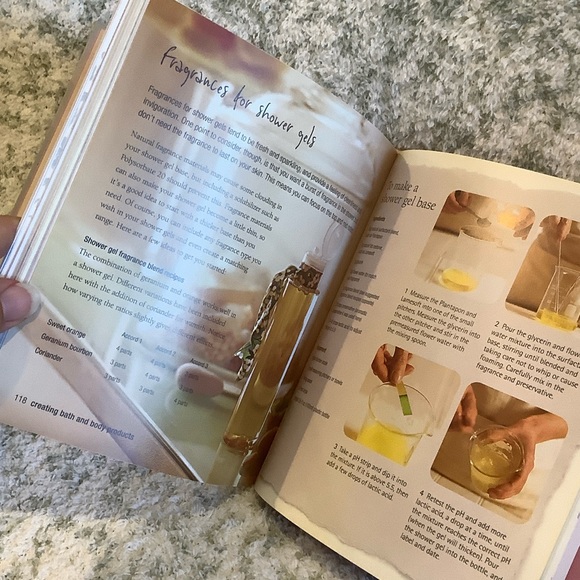 'Perfume: The Art & Craft of Fragrance' Book NWT by Karen Gilbert 144pgs - Picture 10 of 16